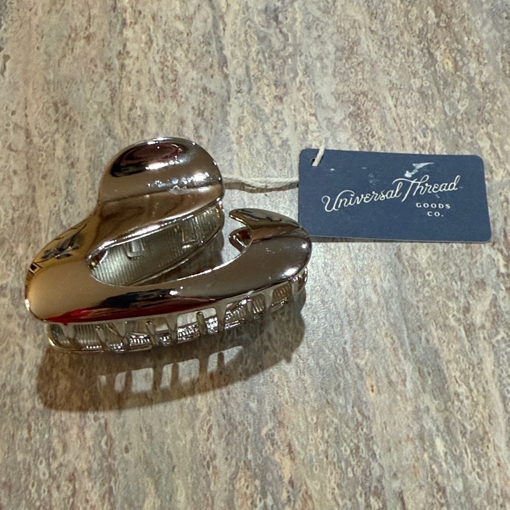 Universal Thread Shiny Silver Hair Clip